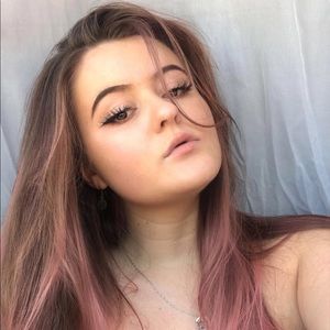 Meet your Posher, Julia